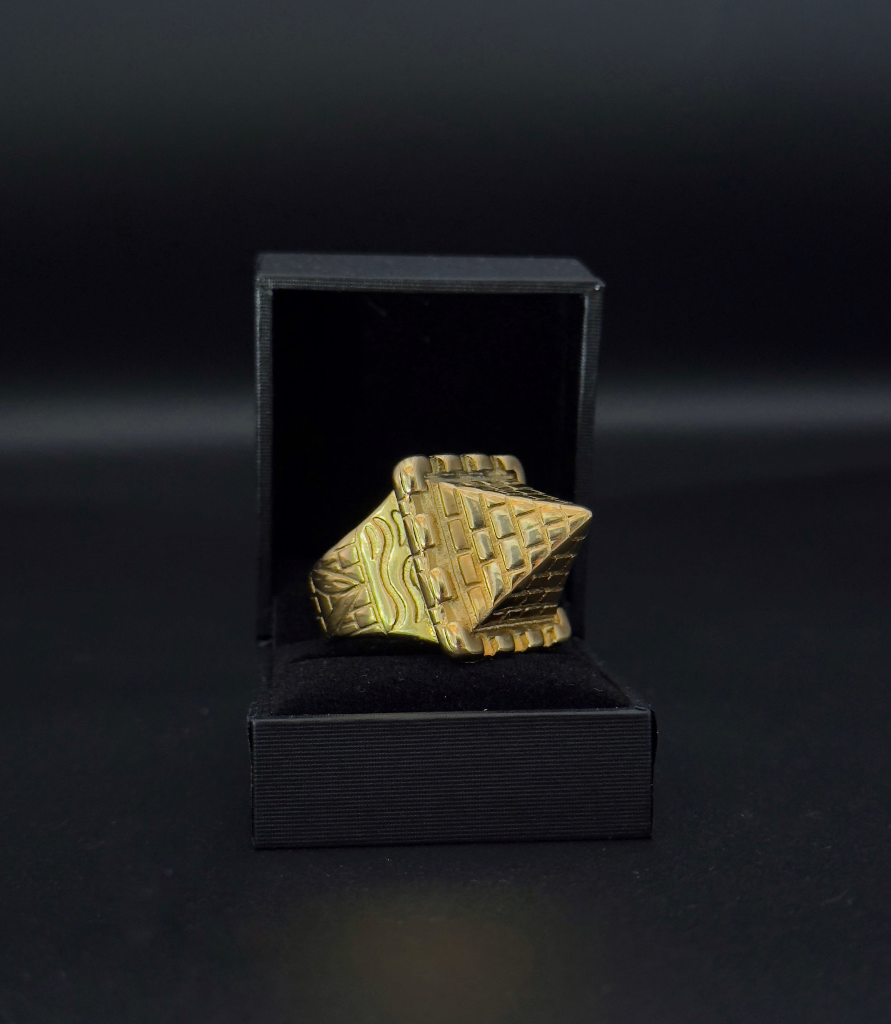 9ct Gold Filled Castle Pyramid Ring
